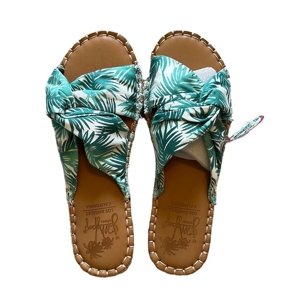 JELLYPOP Tropical Palm Leaf Green & White Slip On Sandals size 6.5 Beach/Summer - Picture 1 of 9